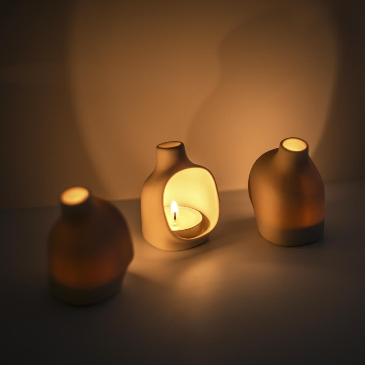 Flue - Ceramic Candle Lamp - White